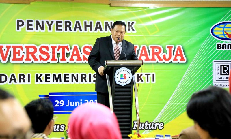 Rektor Universitas Raharja Dr. Po Abas Sunarya