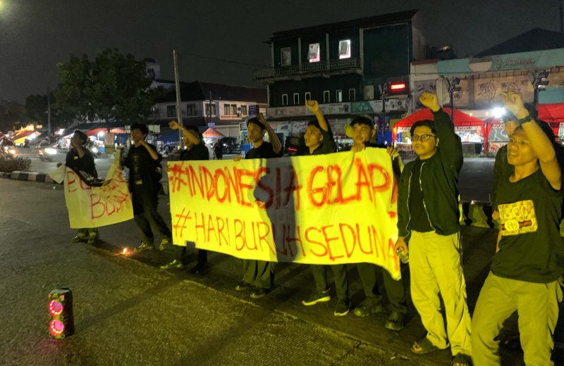 Aksi damai Seribu Lilin, Tugu Pamulang, Tangerang Selatan | Foto: Arsip Penulis