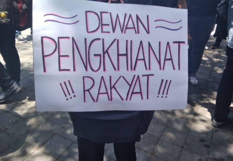 Ilustrasi Properti Aksi