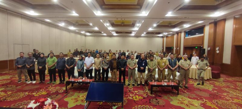 Komisioner KPUD Jakarta Pusat bersama para undangan dalam Rakor Jelang Kampanye