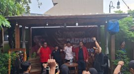 Dari kiri ke kanan: Maryono Hasan Calon Wakil Wali Kota Tangerang, Ribka Tjiptaning Dewan Pembina PDIP Provinsi Banten, Ade Sumardi Calon Wakil Gubernur Banten, dan Sukur Nababan Ketua Bidang Keanggotaan dan Organisasi DPP PDIP, 