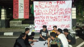 Posko Perlawanan Dibangun FAM Tangerang, sejak siang hari sampai malam (8/11). /Foto: Shandi