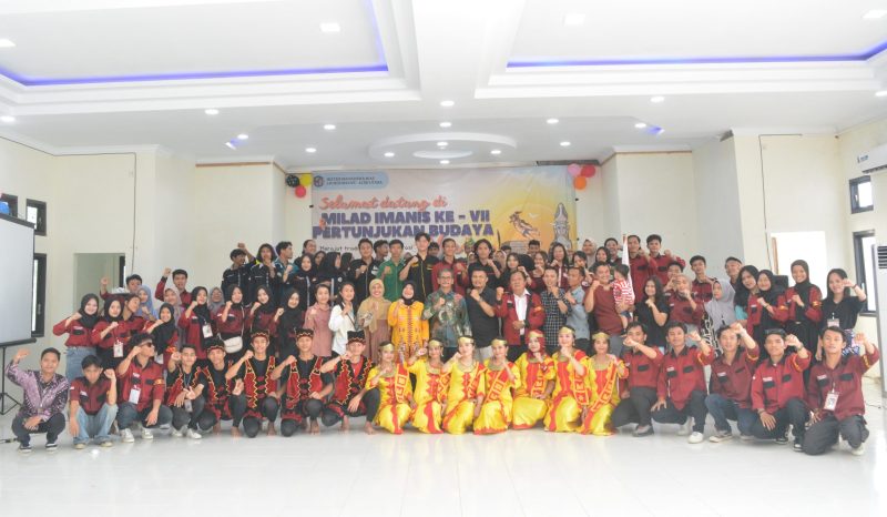 Para Pengurus dan Anggota Ikatan Mahasiswa Nias (IMANIS) Lhokseumawe, Aceh Utara gelar HUT dan Pemeran Budaya (16/11/2024) | Foto: Pengurus IMANIS