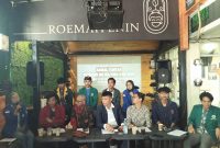 Konferensi Pers oleh Komite Pengawal Pilkada Tangerang (KPPT) terkait netralitas Pilkada Serentak di Cafe Roemah Enim, Ahmad Yani, Kota Tangerang, Rabu (20/11/2024). | Dokumentasi: Topan Bagaskara
