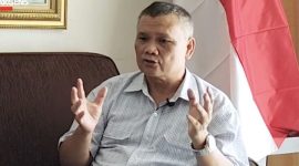 Foto: Founder Gogo Bangun Negeri, Lembaga Survey & Konsultan Komunikasi Politik, Emrus Sihombing | Dokumentasi: koranmadura.com