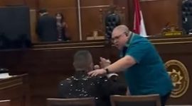 Foto: Hotman Paris vs Razman Nasution ricuh di sidang. | Dokumentasi: Instagram Hotman Paris