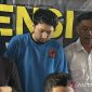 Polda Jabar saat menghadirkan tersangka berinisial PAP atas kasus kekerasan seksual yang terjadi pada keluarga pasien di Bandung, Jawa Barat, Rabu (9/4/2025). (ANTARA/Rubby Jovan)