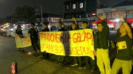 Aksi damai Seribu Lilin, Tugu Pamulang, Tangerang Selatan | Foto: Arsip Penulis