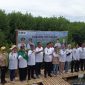 Kegiatan Tanam Dua Ribu Mangrove di kawasan Ketapang Urban Aquaculture, Mauk, pesisir Kabupaten Tangerang. | Dokumentasi: Humas Kegiatan