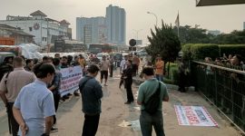 Aksi Damai oleh Lingkar Study Mahasiswa-Pemuda (LSMP) soroti miras dan prostitusi di Kota Tangerang | Dokumentasi: Ginanjar Putro Wicaksono