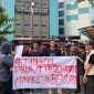 Unjuk Rasa di Depan Dinas Kesehatan Kota Tangerang Selatan oleh kader Permanas Tangsel | Gambar: Istimewa