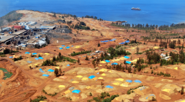 Salah satu aktivitas penambangan di Pulau gebe | Gambar: Jatam.org/pulaukecil/