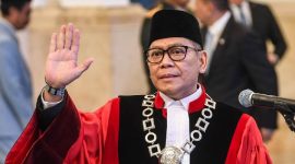 Hakim Mahkamah Konstitusi (MK) Adies Kadir dalam acara pelantikan Hakim MK dan Wakil Menteri Keuangan di Istana Negara, Jakarta, 5 Februari 2026. Antara/Galih Pradipta