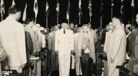  Konferensi Asia-Afrika pada April 1955 di Bandung, Indonesia