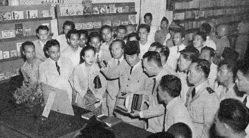 Dari ‘Bung’ ke ‘Bro’, ‘cuy’, ‘bestie’ : Pergeseran Sapaan Sosial dalam Masyarakat Indonesia