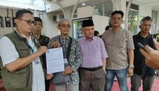 Pedagang Pasar Kranji laporkan Pemkot Bekasi ke Kejaksaan Agung | Foto: ntvnews.com
