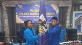 Serah terima jabatan DPK Komite Nasional Pemuda Indonesia (KNPI) Kecamatan Batuceper | Foto: PENAMARA/Ari Sujatmiko
