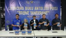 Kegiatan Peluncuran Antologi (Kumpulan) Puisi Karya Masyarakat Tangerang di Gedung Pemuda KNPI Kota Tangerang, Jumat (9/10) | Foto: PENAMARA/Ari Sujatmiko