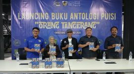 Kegiatan Peluncuran Antologi (Kumpulan) Puisi Karya Masyarakat Tangerang di Gedung Pemuda KNPI Kota Tangerang, Jumat (9/10) | Foto: PENAMARA/Ari Sujatmiko